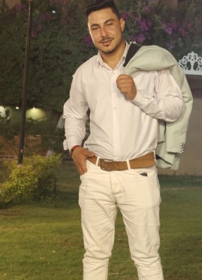 أّلَکْروٌأّنِ из القاهرة 22 года