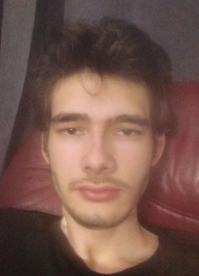 Даниил из Нижнекамска 18 лет