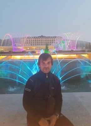 Денис из Востряково 41 год