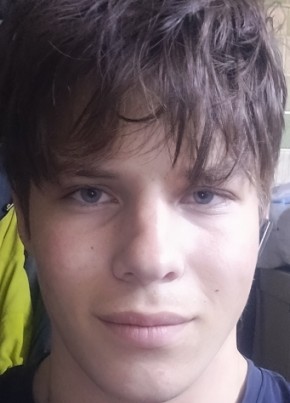 Андрей из Новоалтайска 18 лет