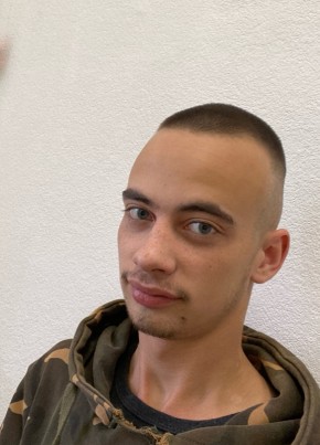 Максим, 20, Россия, Ачинск