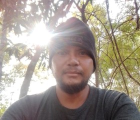 Chai, 41, Khanu Woralaksaburi