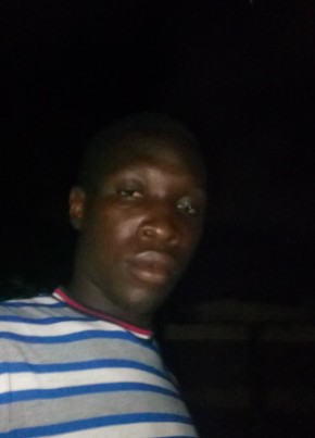 ABDOUL, 30, Burkina Faso, Ouagadougou
