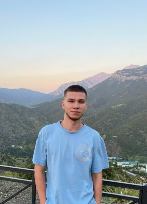 Кирилл из Челябинска 19 лет