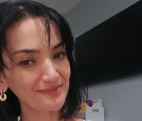 Firuza, 47, Brooklyn