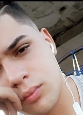 Daniel, 22, Estado Español, Bahia de San Antonio