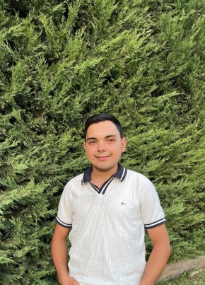 Berkay из İzmir 19 лет