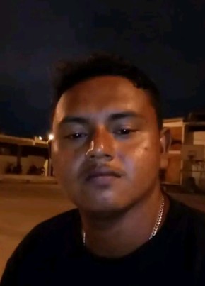 Juan Carlos Pesa из Machala 27 лет