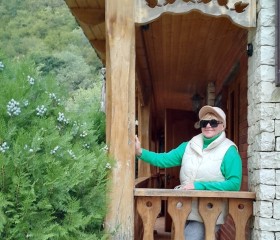 Zhemchuzhina, 65, Moscow