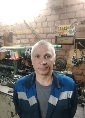 Юрий из Череповеца 54 года