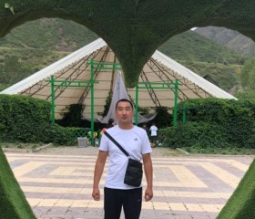 Rauan Akyshev, 34, Frankfurt am Main