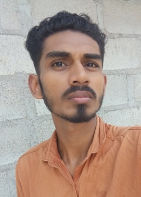 Hasnain из කල්මුනේ 18 лет