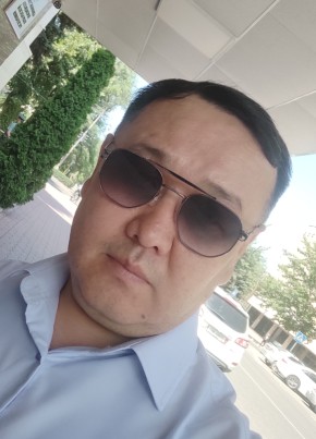 Муратбек из Бишкека 42 года