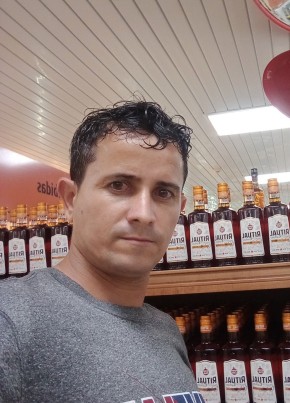Leo, 39, República de Cuba, Ciro Redondo