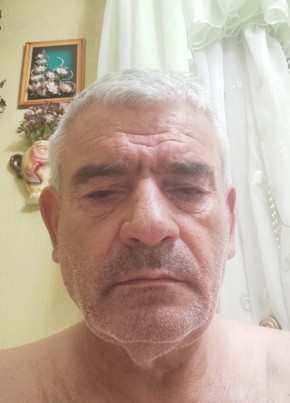 Руслан из Киева 62 года
