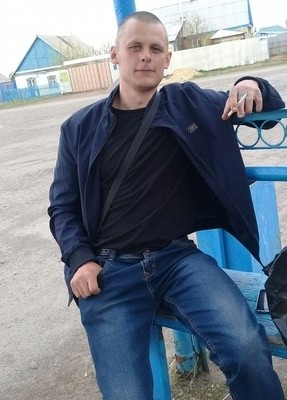 Александр, 39, Россия, Еманжелинский