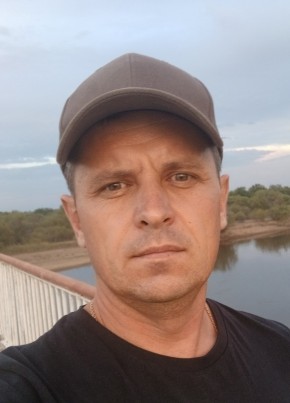 Олег из Аксая 43 года