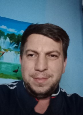 Octavian, 40, Romania, Bacău
