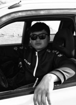 Бексултан из Бишкека 18 лет