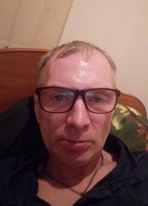 Артур из Малой Вишеры 49 лет