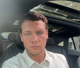 Leo, 36, Los Angeles