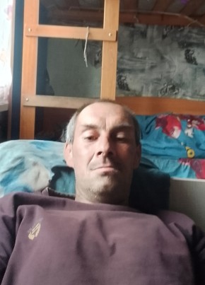 Анатолий из Екатеринбурга 41 год