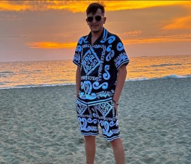 Nicolas, 18, Ramnicu Valcea