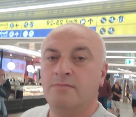 Noro, 48, Hoktember