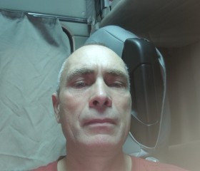 Mihail, 57, Reda