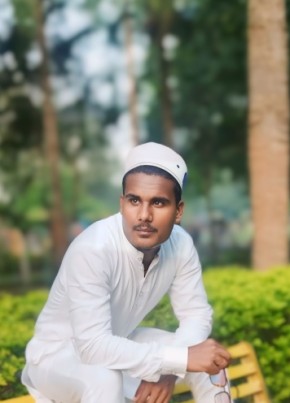 Musaddique Maniy, 26, India, Jālgaon