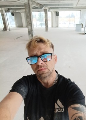Евгений из Новосибирска 42 года