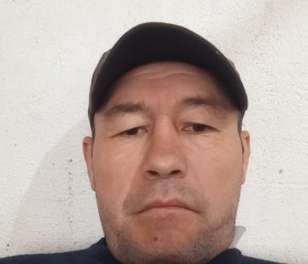 Nurik, 40, Hong Kong