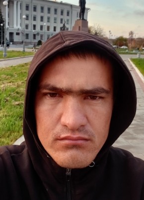 Абдухолик, 30, Россия, Псков