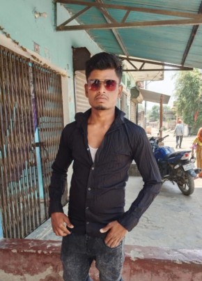Dipak, 18, Federal Democratic Republic of Nepal, Nepalgunj