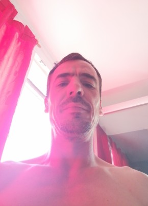 Cedric, 44, République Française, Béziers