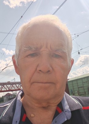 Виктор из Серпухова 72 года