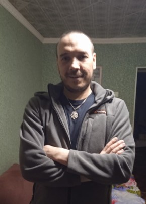 Руслан, 36, Россия, Усть-Нера