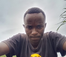 Star, 24, Moshi