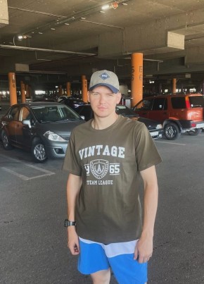 Иван из Смоленска 22 года