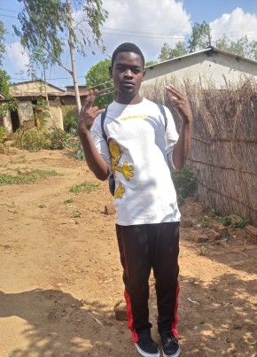 Koko, 20, Malaŵi, Lilongwe