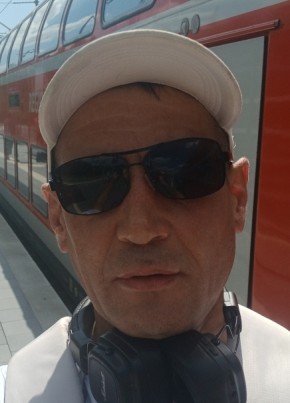 Viorel из Knetzgau 45 лет