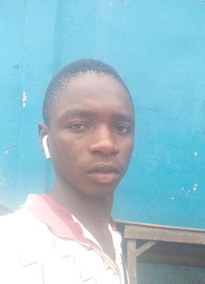 Ibrahim bockarie, 18, Sierra Leone, Freetown