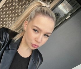 Gabrielle, 42, New York City