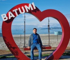 Dmitriy, 40, Batumi