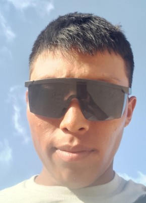 José, 18, Mexico, Cancun