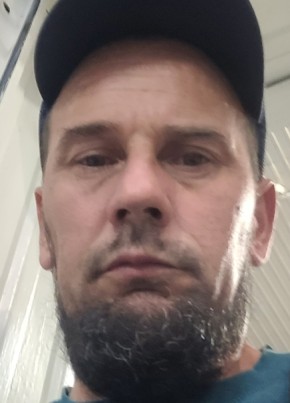Денис из Пензы 42 года