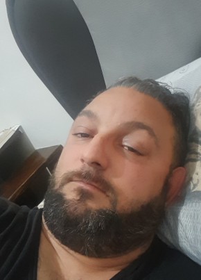 Salvatore, 42, Repubblica Italiana, Bari