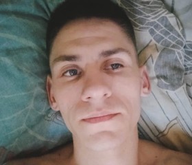 Maks, 27, New York City