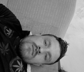 Erdin, 31, Sofia