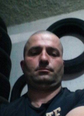 artur xhaferri, 45, Albania, Tirana